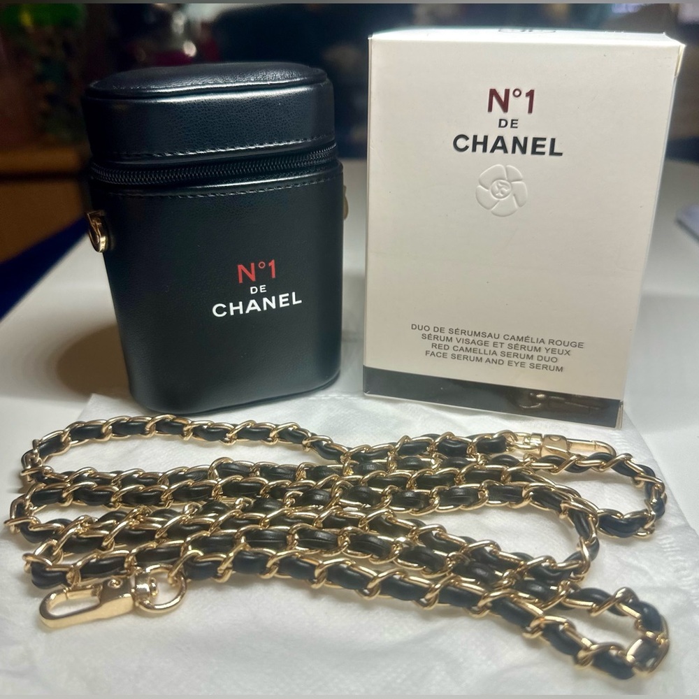 CHANEL No.1 Black Crossbody Lipstick/Card/Key/Cash NWB GWP